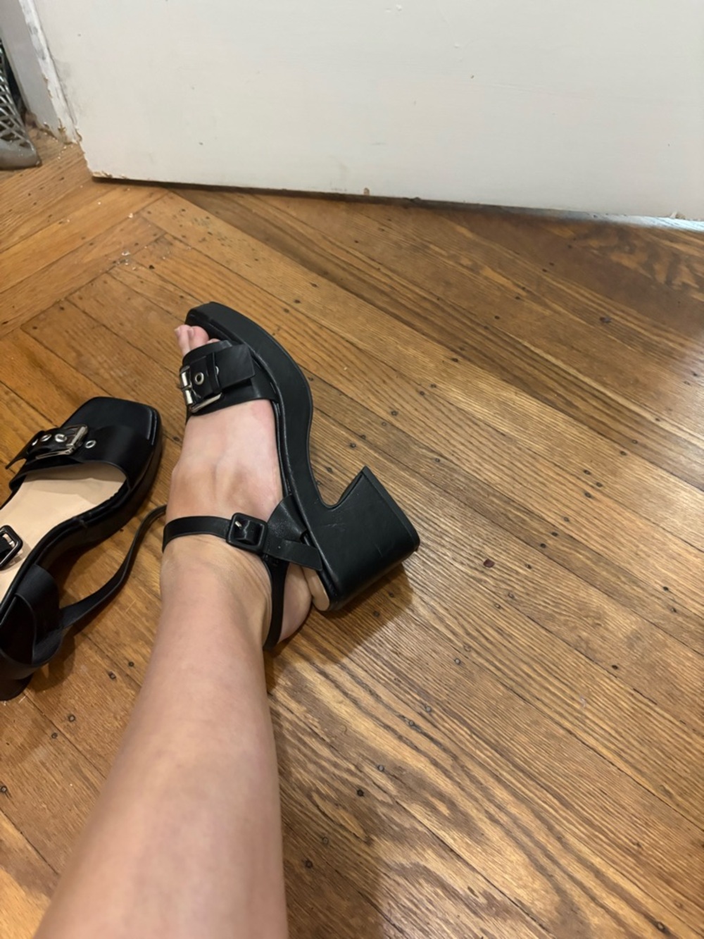 Foxblood chunky black sandals - Picture 5 of 5